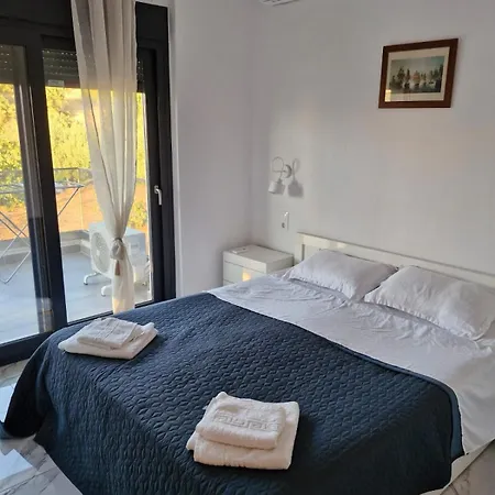 Alex Luxury House شقة *